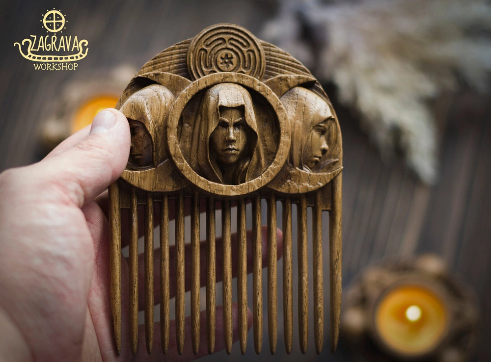 Comb Hekate from oak